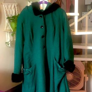 Vintage style hooded coat!
